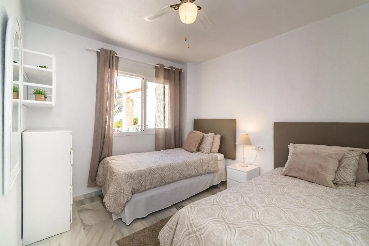 Marbella Lovely 3-Bedroom Apartment 350 M Walk To The Beach