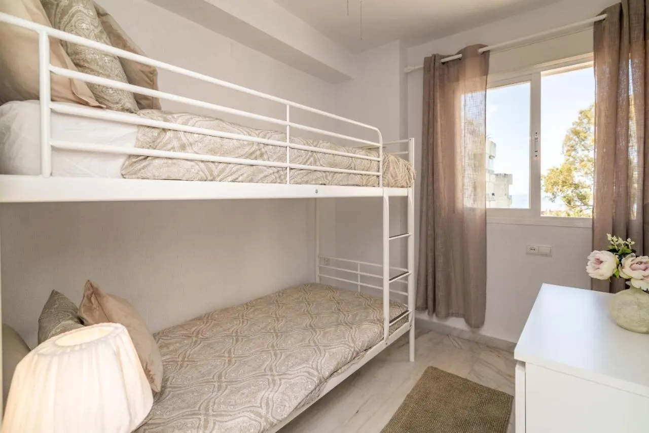 Marbella Lovely 3-Bedroom Apartment 350 M Walk To The Beach